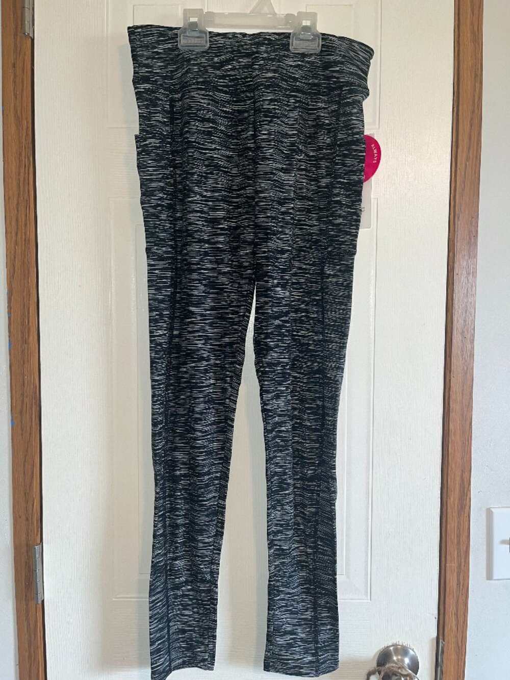 Women's "ALWAYS" Super Soft Athletic Leggings Sz XL NWT